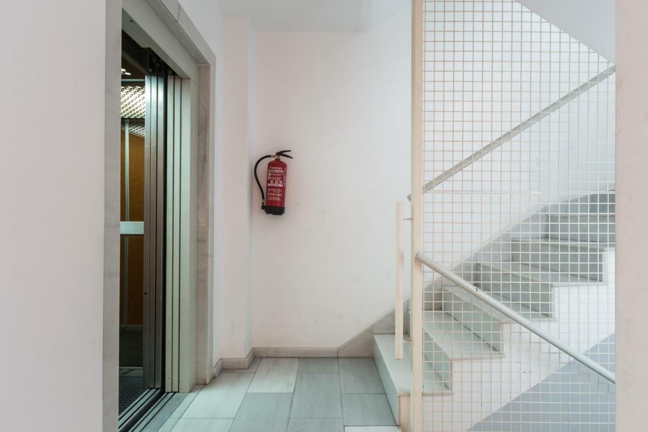 Hogar Vera Apartments&Bikes บาเลนเซีย ภายนอก รูปภาพ